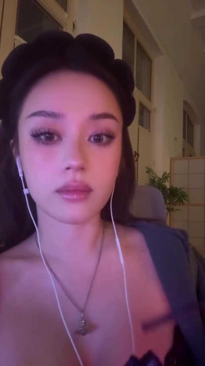 Video 860219 from JadeyAnh | vylerria