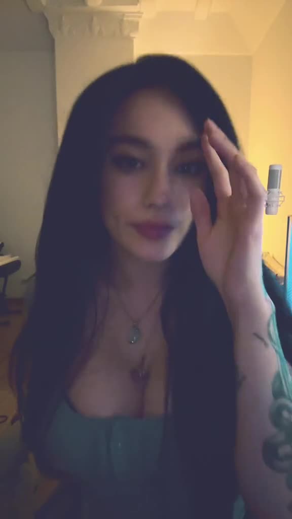 Video 860275 from JadeyAnh | vylerria