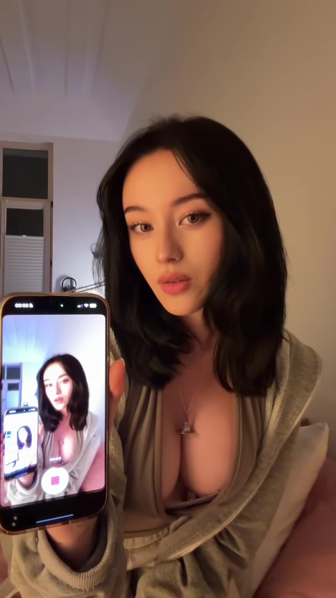Video 860300 from JadeyAnh | vylerria
