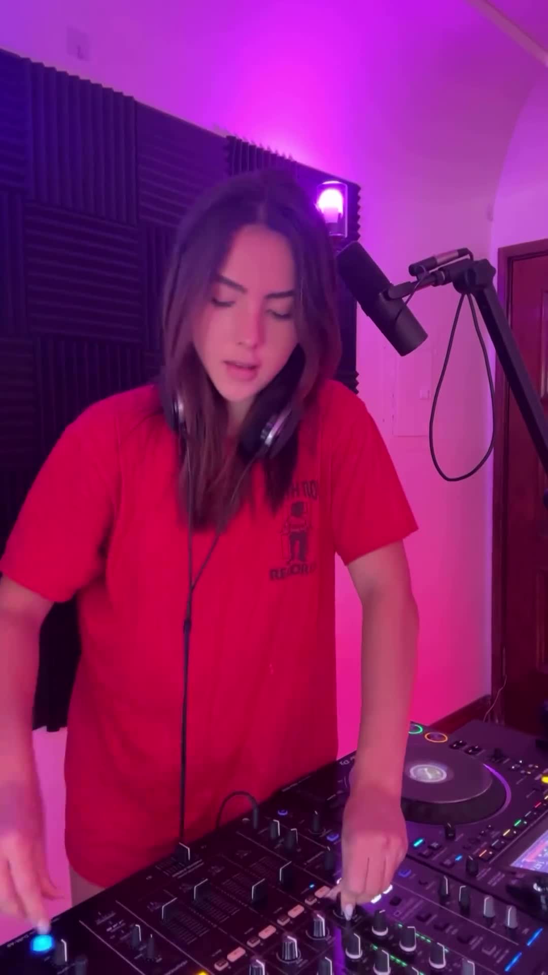 Video 860647 from Andrea Botez (leaks = ban)