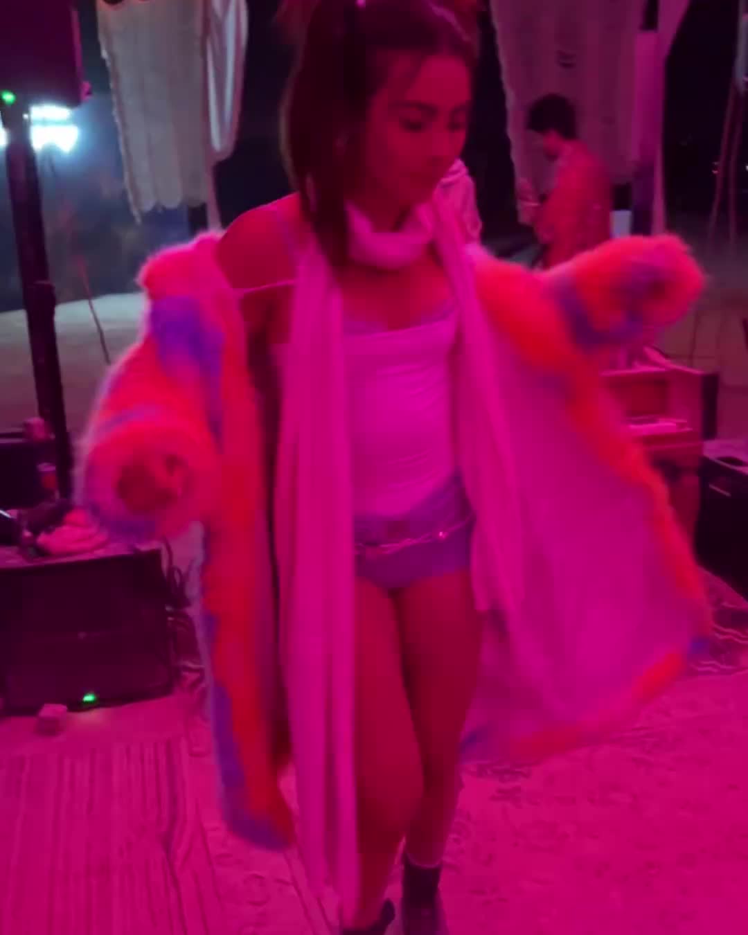 Video 860648 from Andrea Botez (leaks = ban)