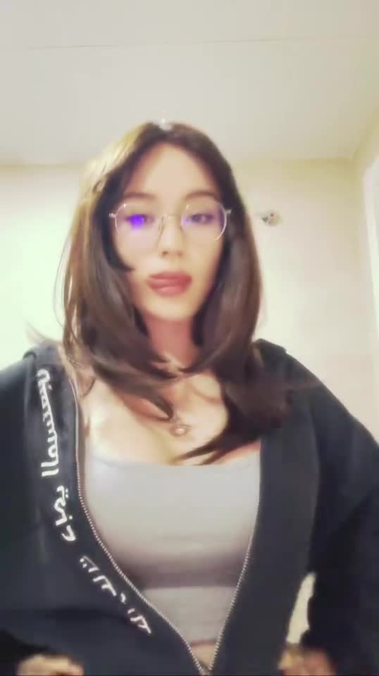 Video 861558 from JadeyAnh | vylerria