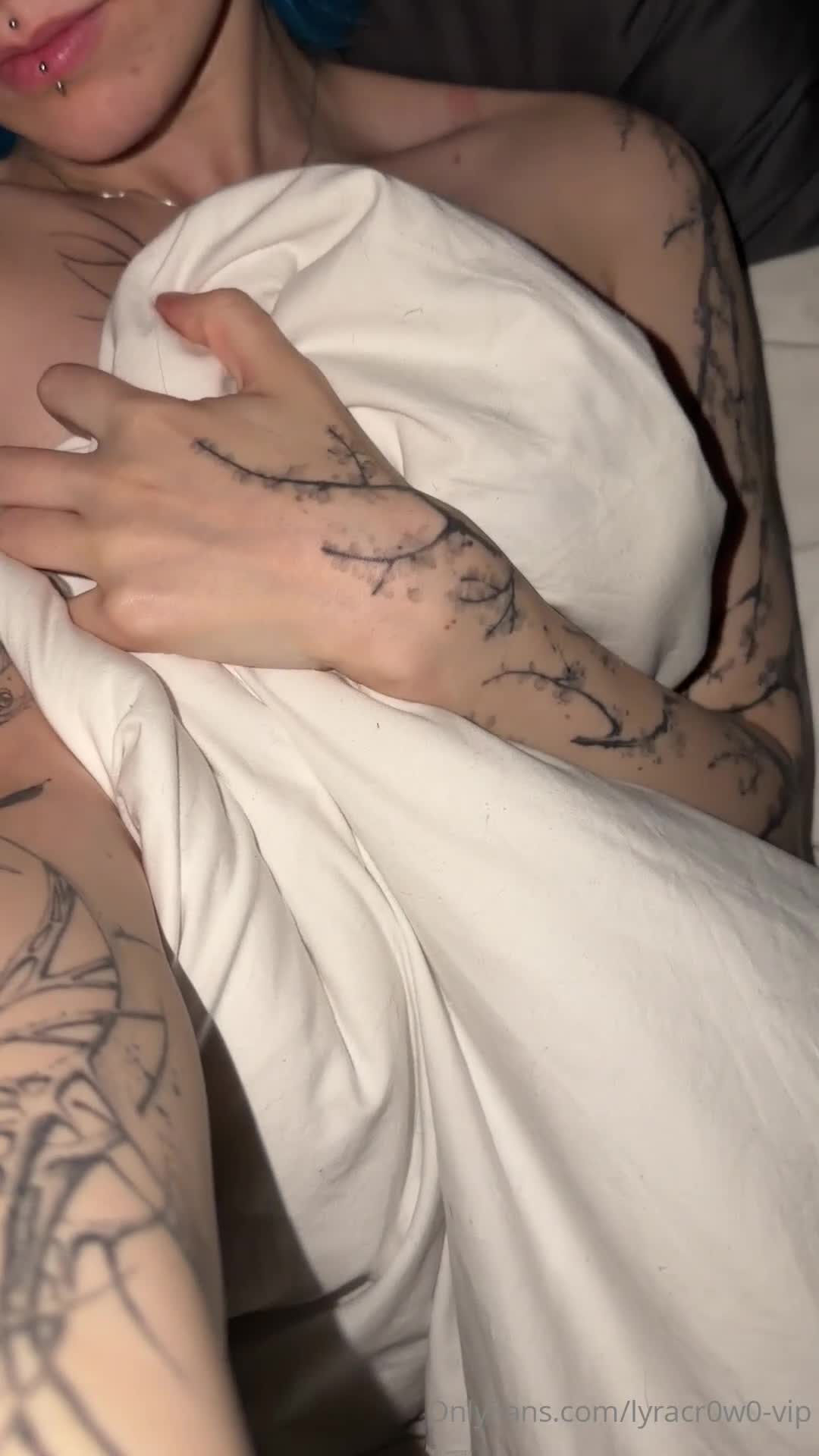 Video 861933 from Lyra Crow | lyracr0w0