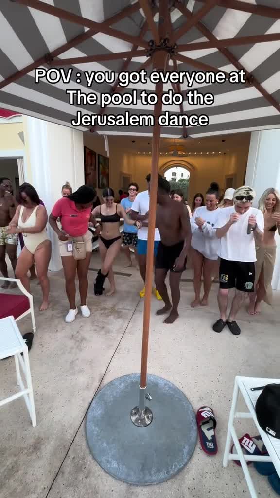 Video 862155 from Charli D'Amelio / Charli Damelio