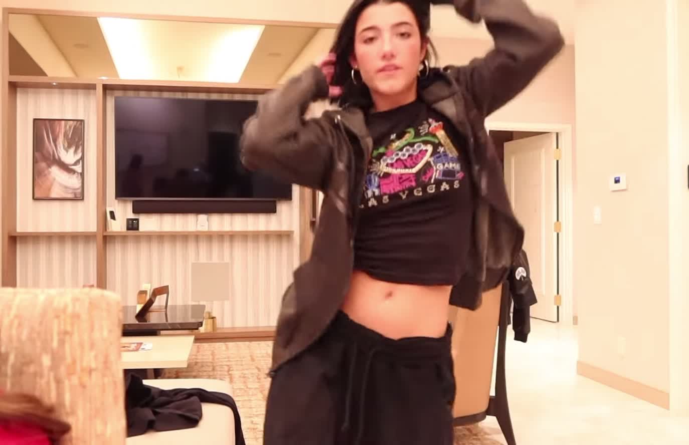 Video 863080 from Charli D'Amelio / Charli Damelio