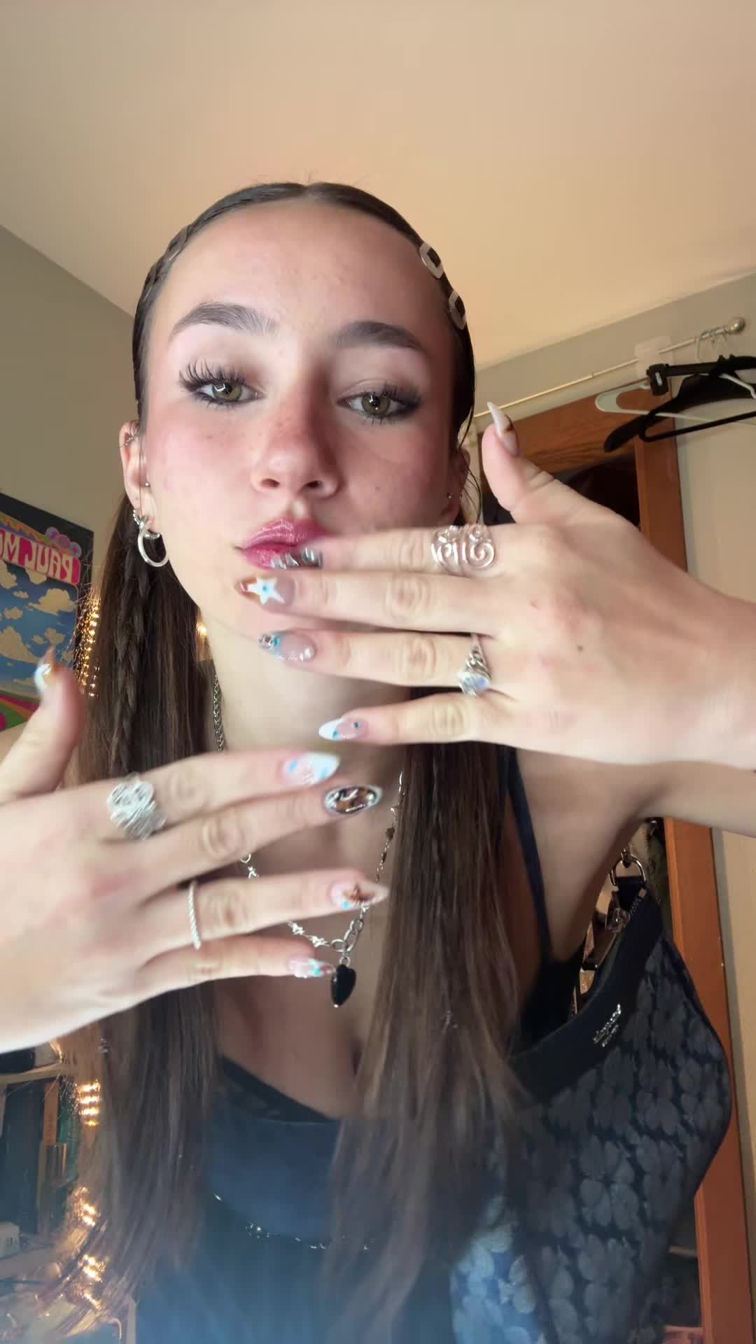 Video 863364 from Nnevelpappermann | Devon Shae