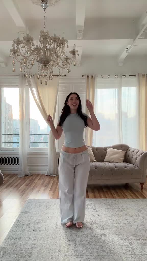 Video 867571 from Hotblockchain / Emily Cocea / cryptobaddie1