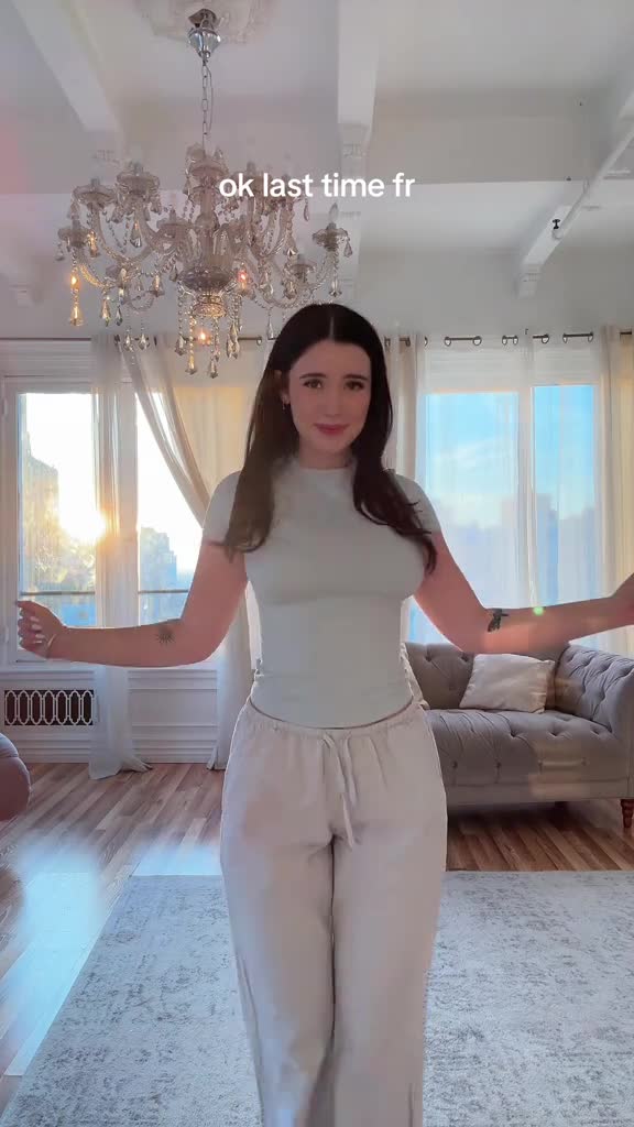 Video 867573 from Hotblockchain / Emily Cocea / cryptobaddie1