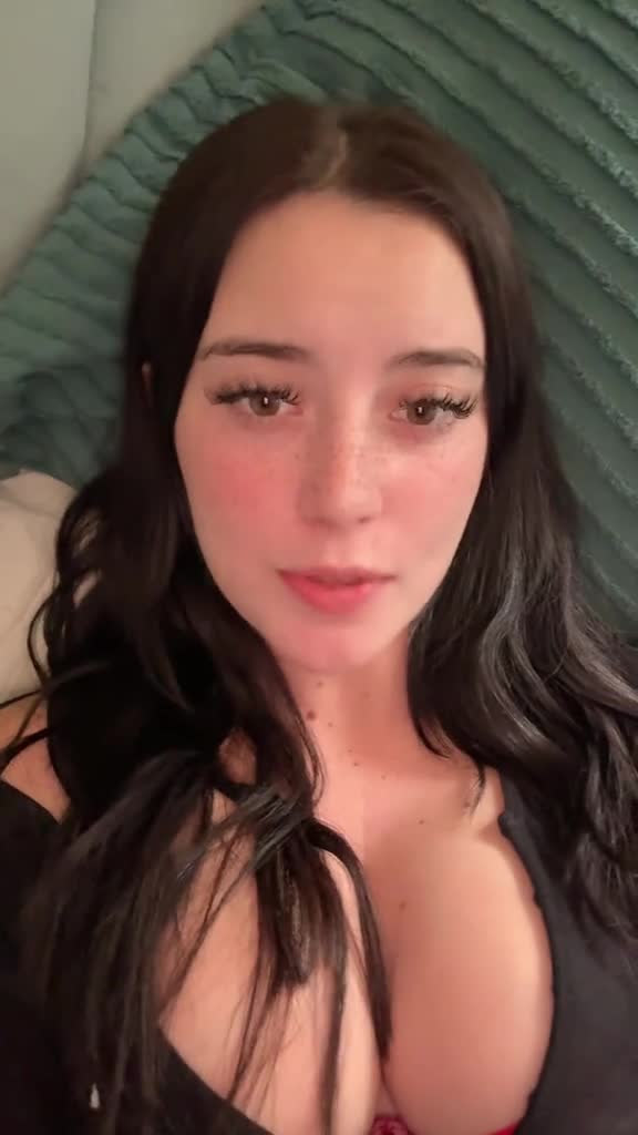 Video 867592 from Hotblockchain / Emily Cocea / cryptobaddie1