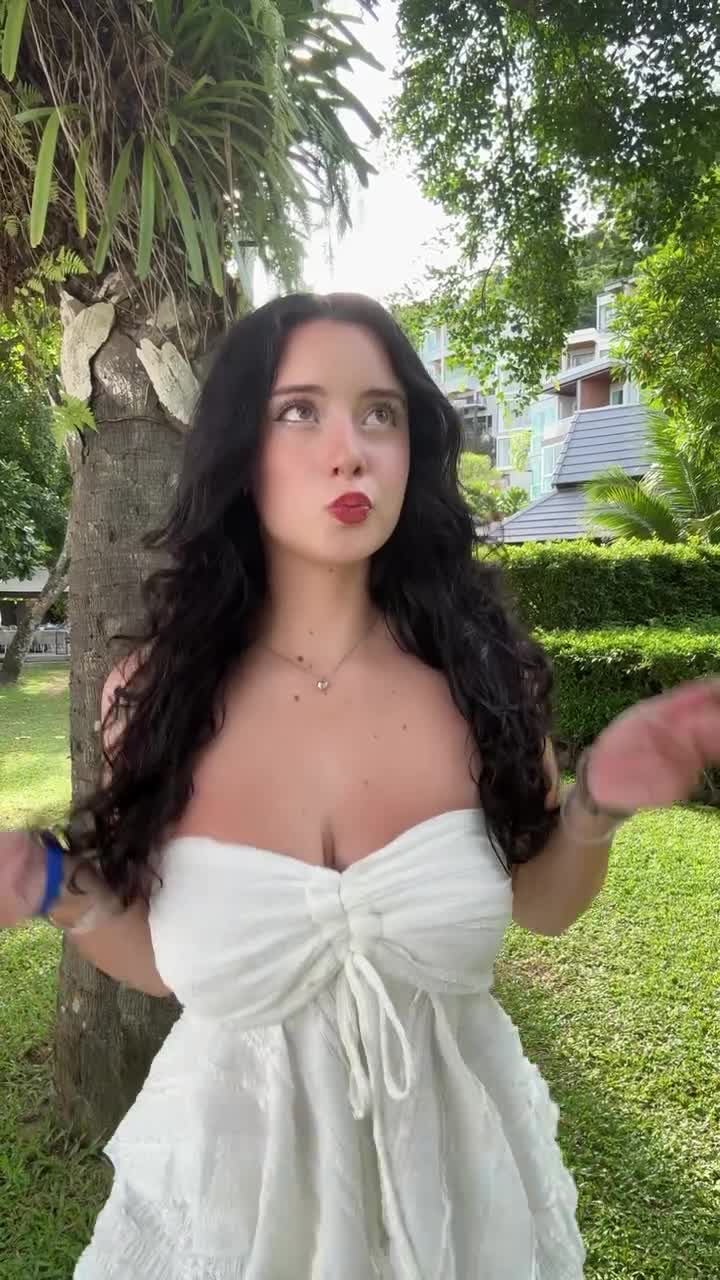 Video 867643 from Hotblockchain / Emily Cocea / cryptobaddie1