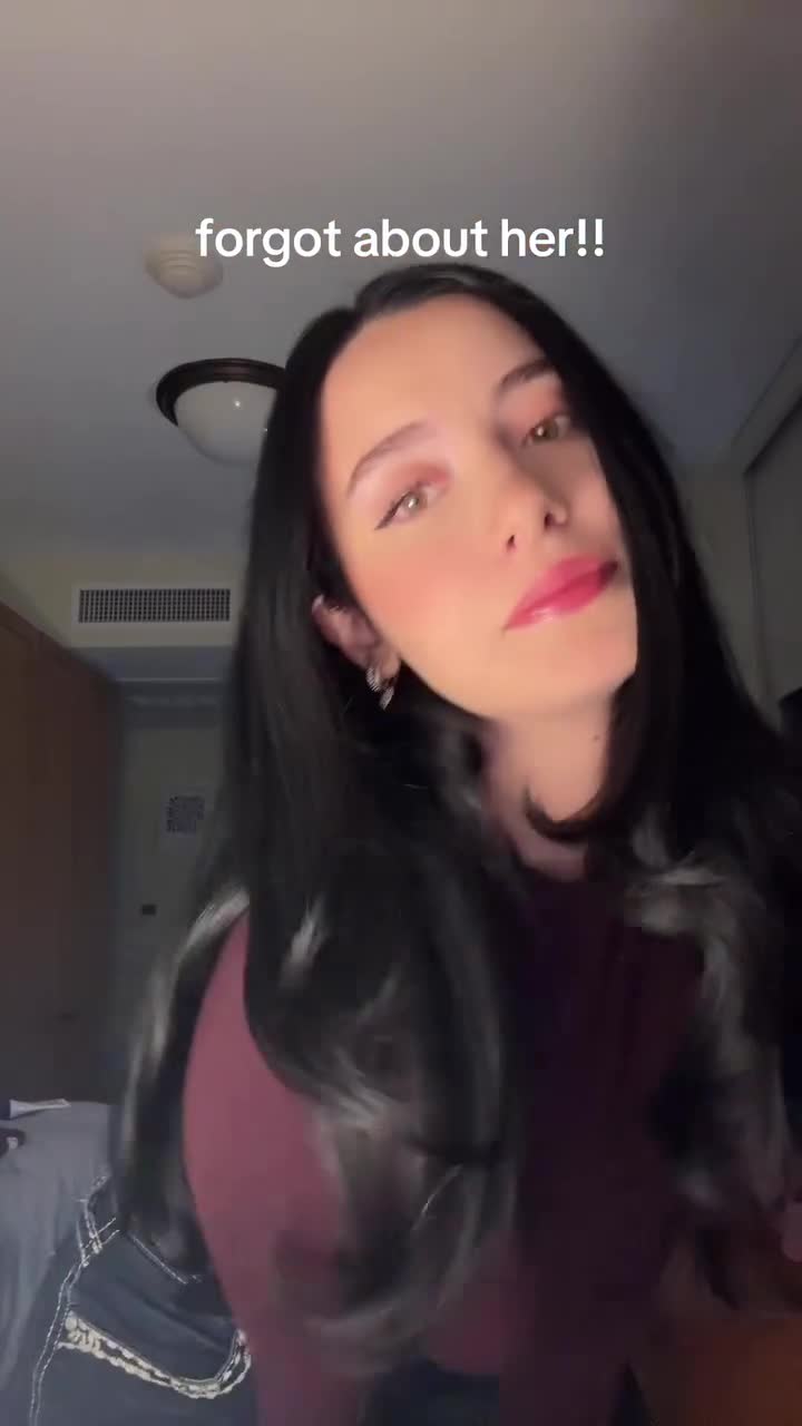 Video 867687 from Hotblockchain / Emily Cocea / cryptobaddie1