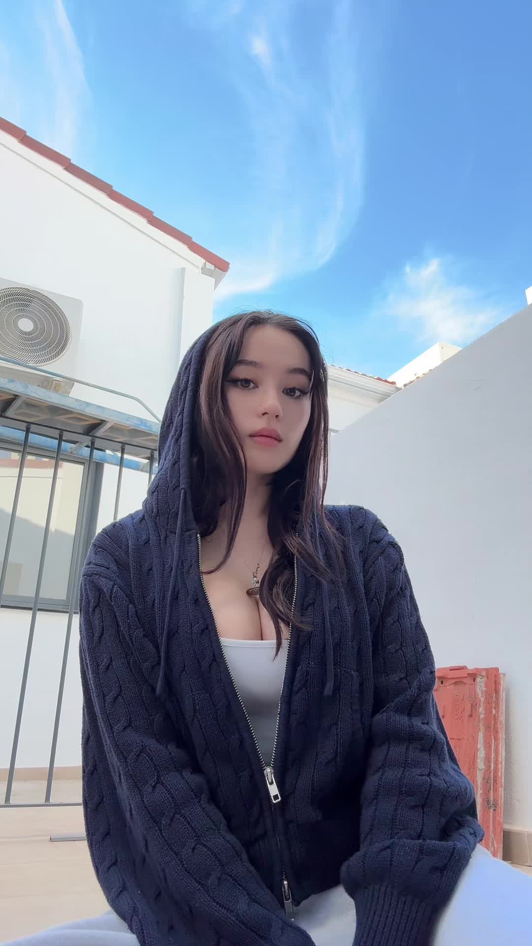 Video 869354 from JadeyAnh | vylerria