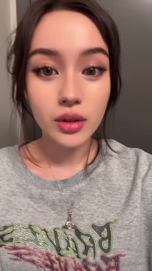 Video 869592 from JadeyAnh | vylerria