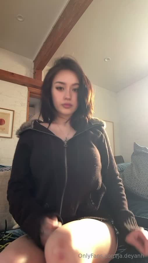Video 869606 from JadeyAnh | vylerria