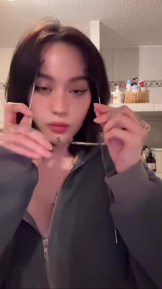 Video 869623 from JadeyAnh | vylerria