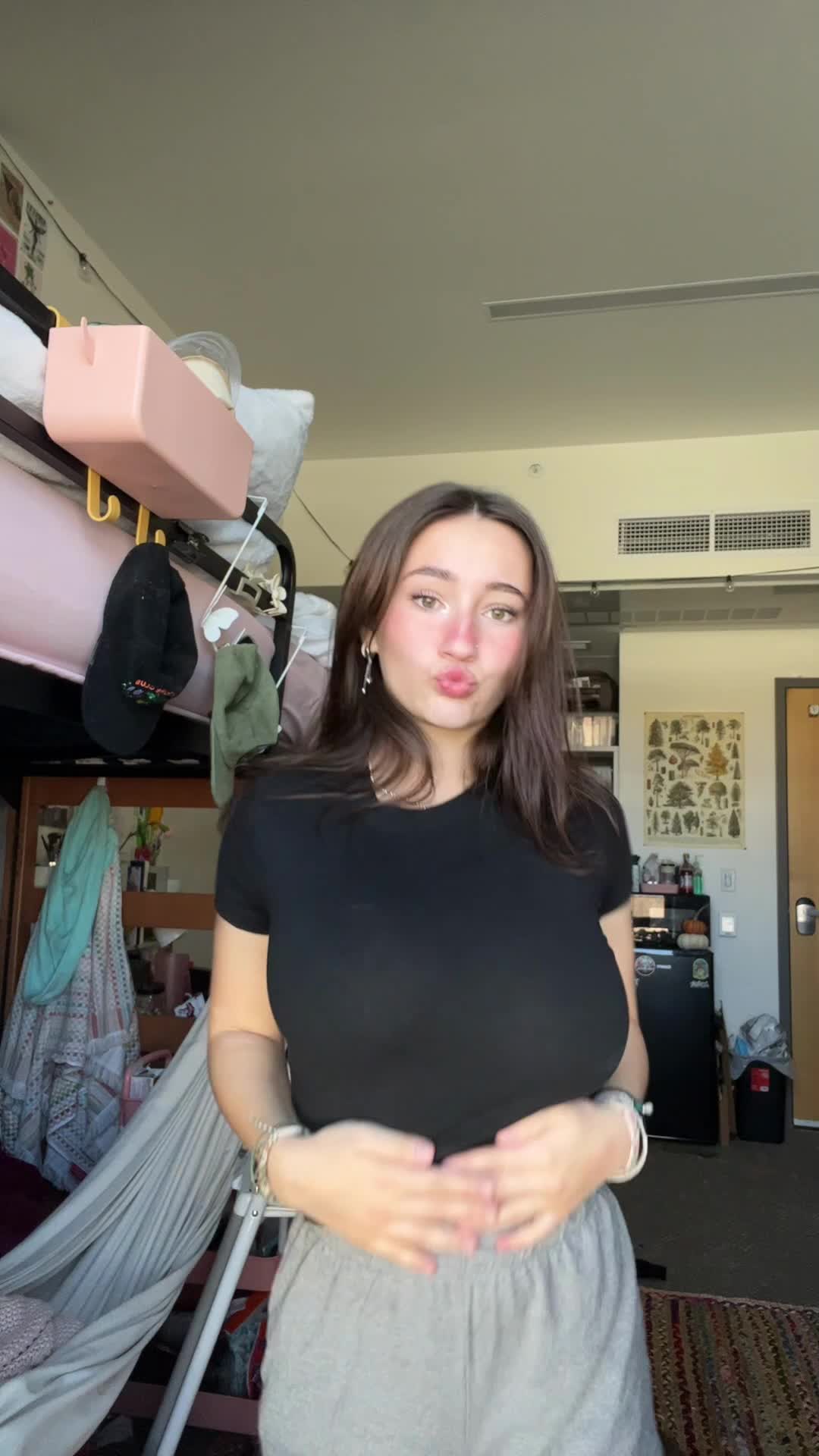 Video 869751 from Nnevelpappermann | Devon Shae