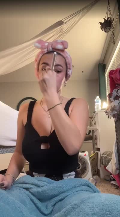 Video 869758 from Nnevelpappermann | Devon Shae