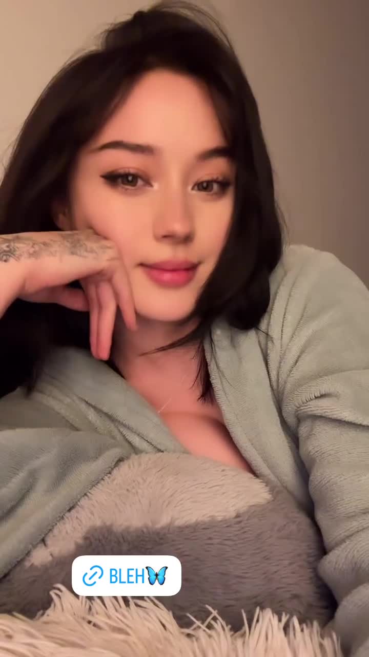 Video 869939 from JadeyAnh | vylerria