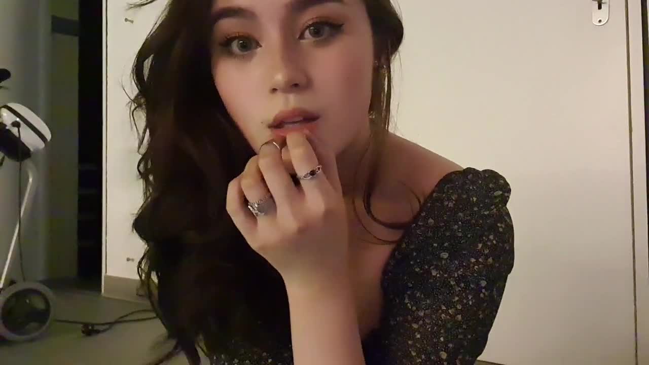 Video 869949 from JadeyAnh | vylerria
