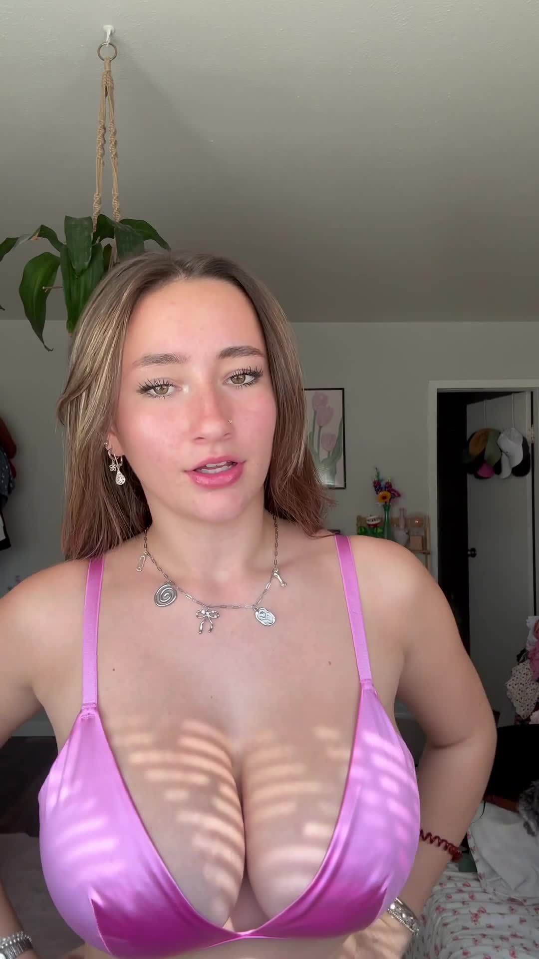 Video 870598 from Nnevelpappermann | Devon Shae