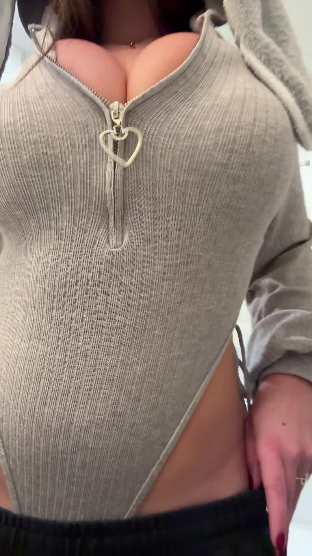Video 871002 from Colleen Sheehan