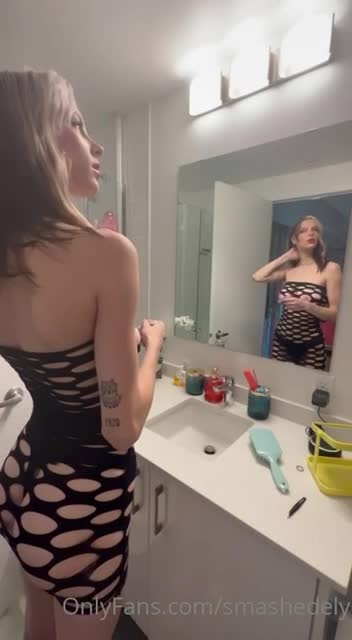 Video 871836 from Smashedely - Ashley Matheson