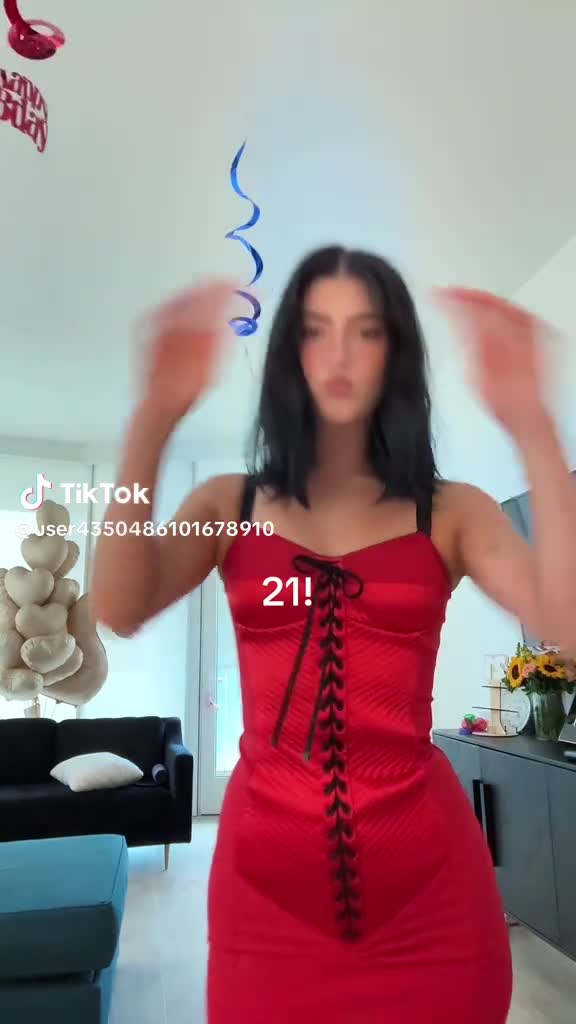 Video 871902 from Charli D'Amelio / Charli Damelio