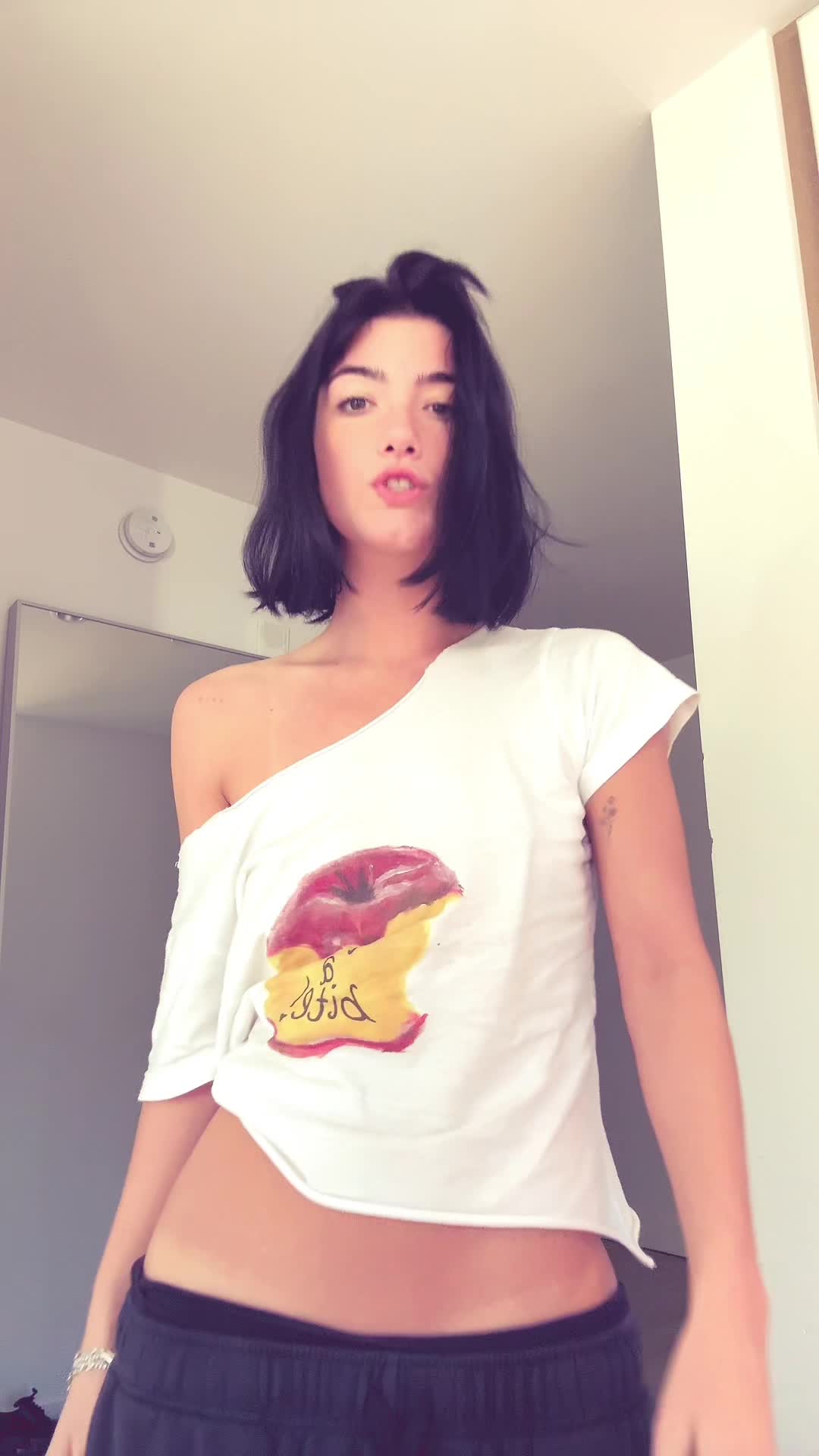 Video 871954 from Charli D'Amelio / Charli Damelio