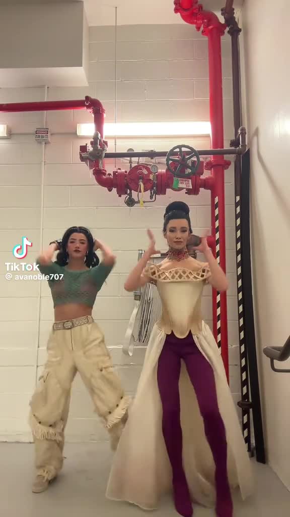 Video 871980 from Charli D'Amelio / Charli Damelio