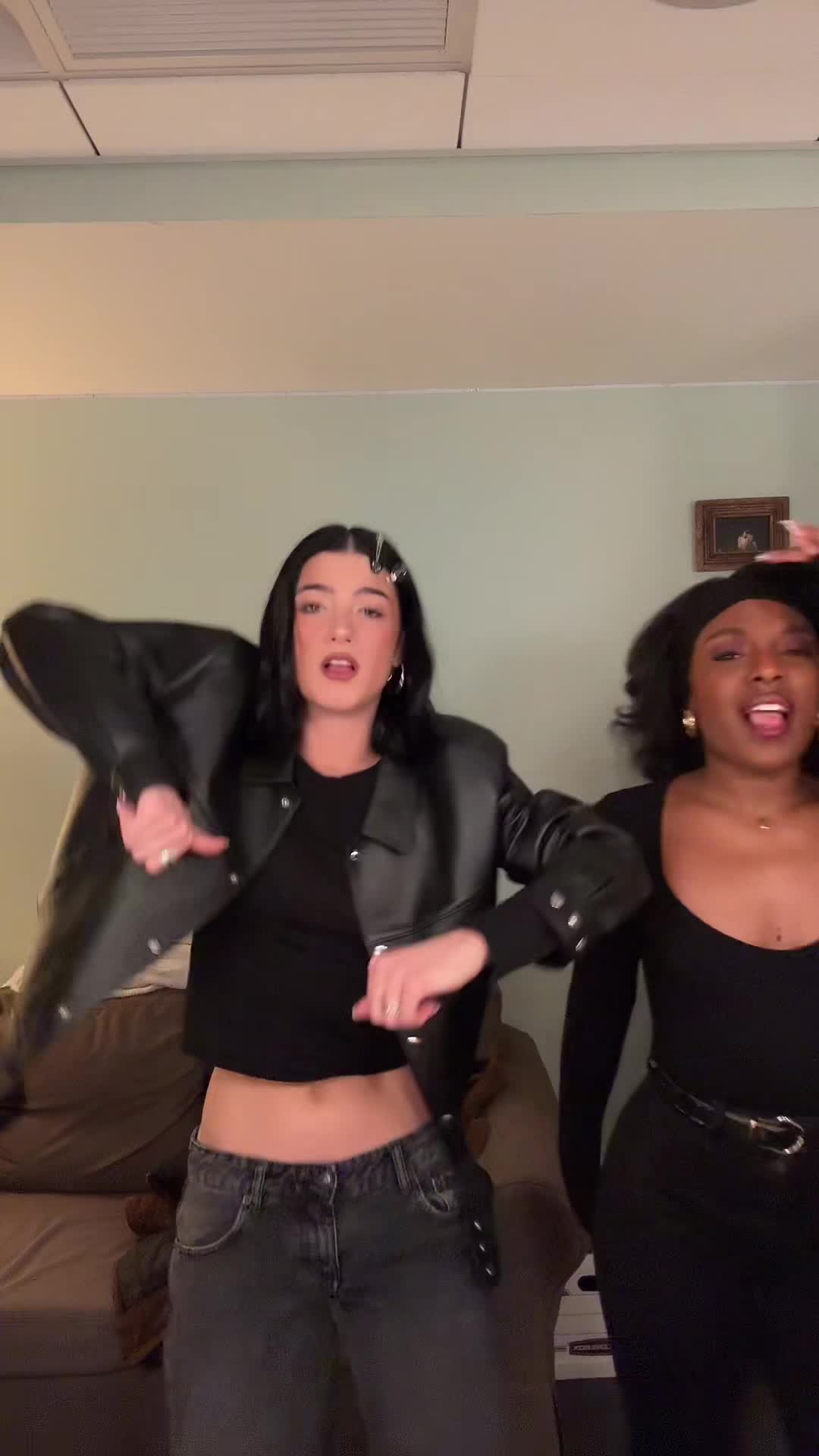 Video 871989 from Charli D'Amelio / Charli Damelio