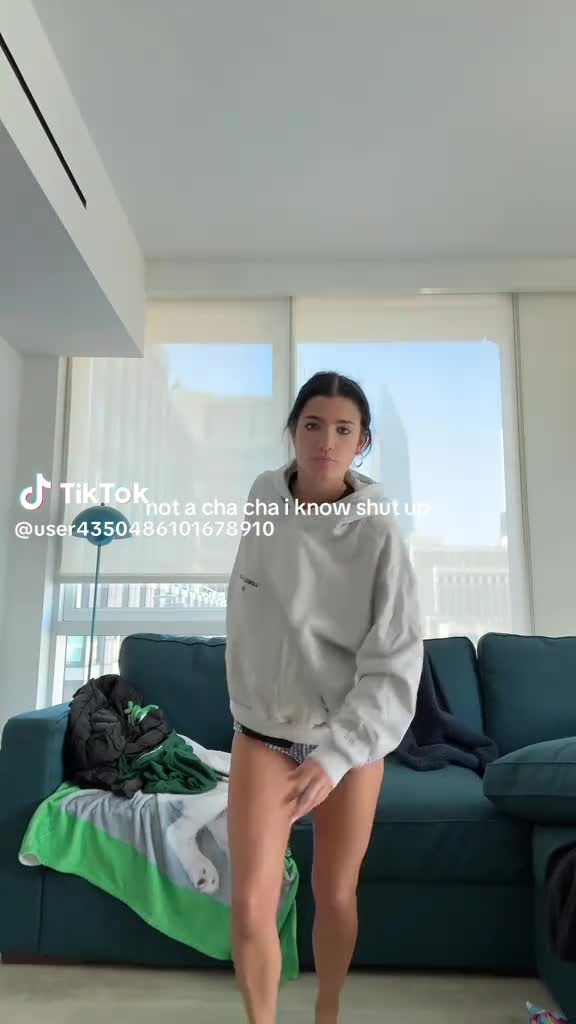 Video 871999 from Charli D'Amelio / Charli Damelio