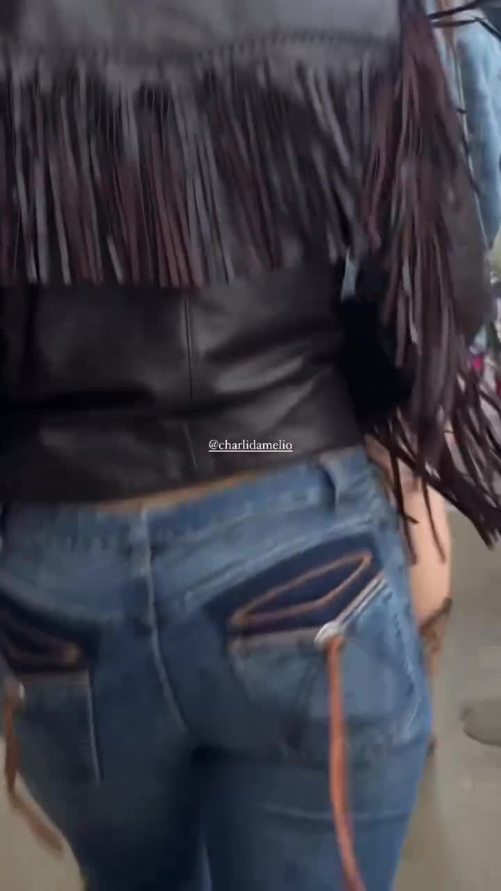 Video 872103 from Charli D'Amelio / Charli Damelio