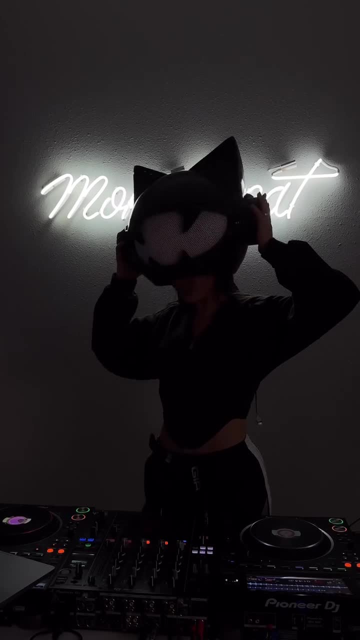 Video 872170 from Andrea Botez (leaks = ban)