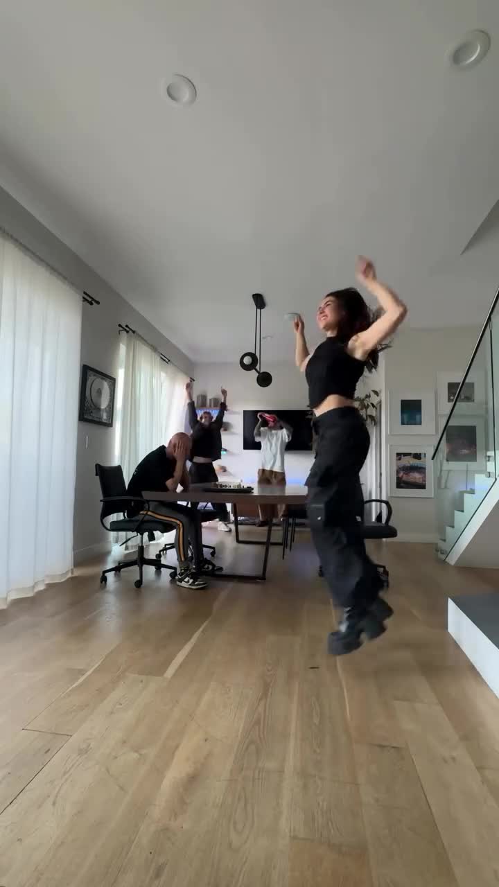 Video 872181 from Andrea Botez (leaks = ban)