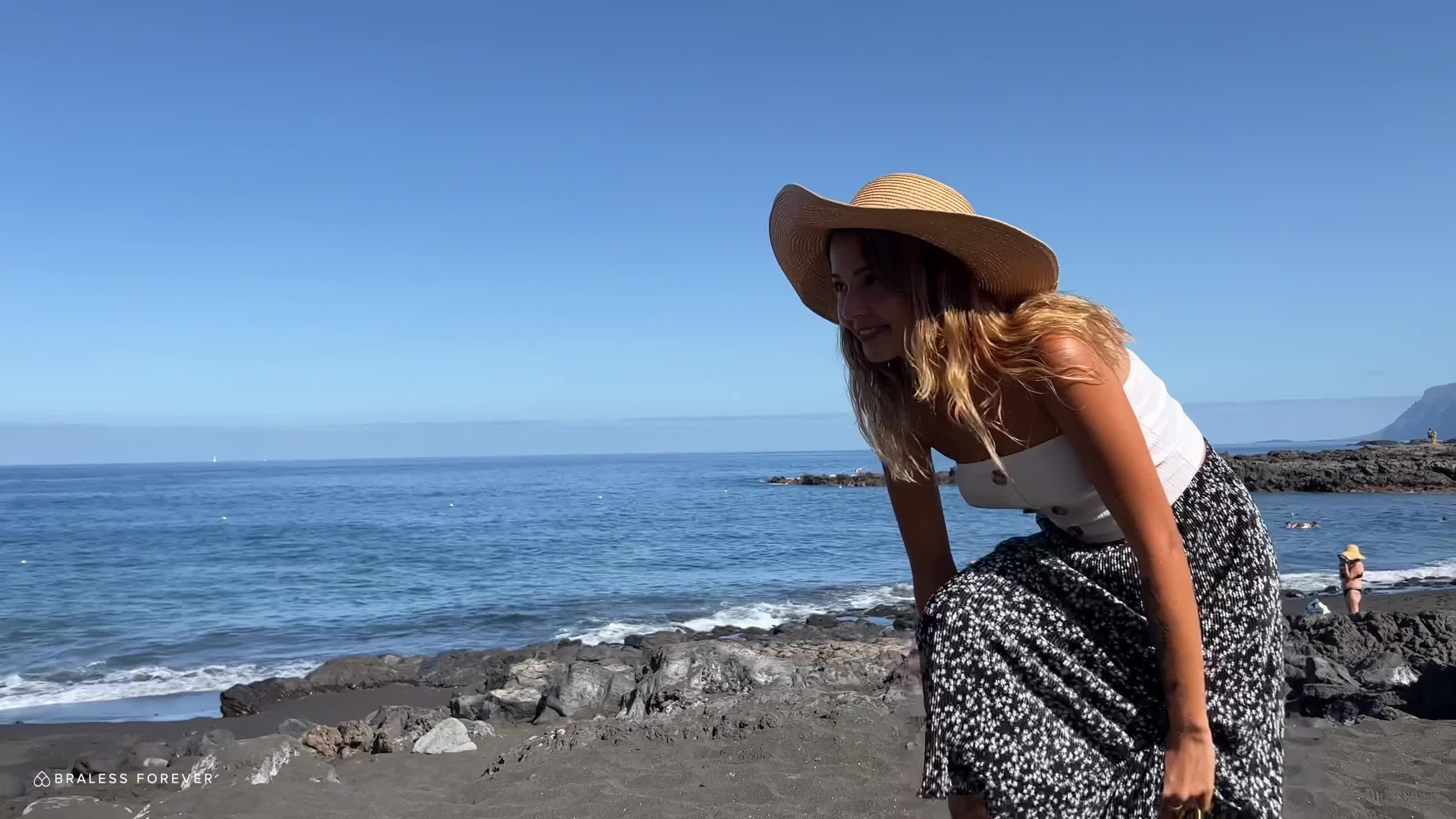 Video 873490 from Bitchinbubba / bralessforever