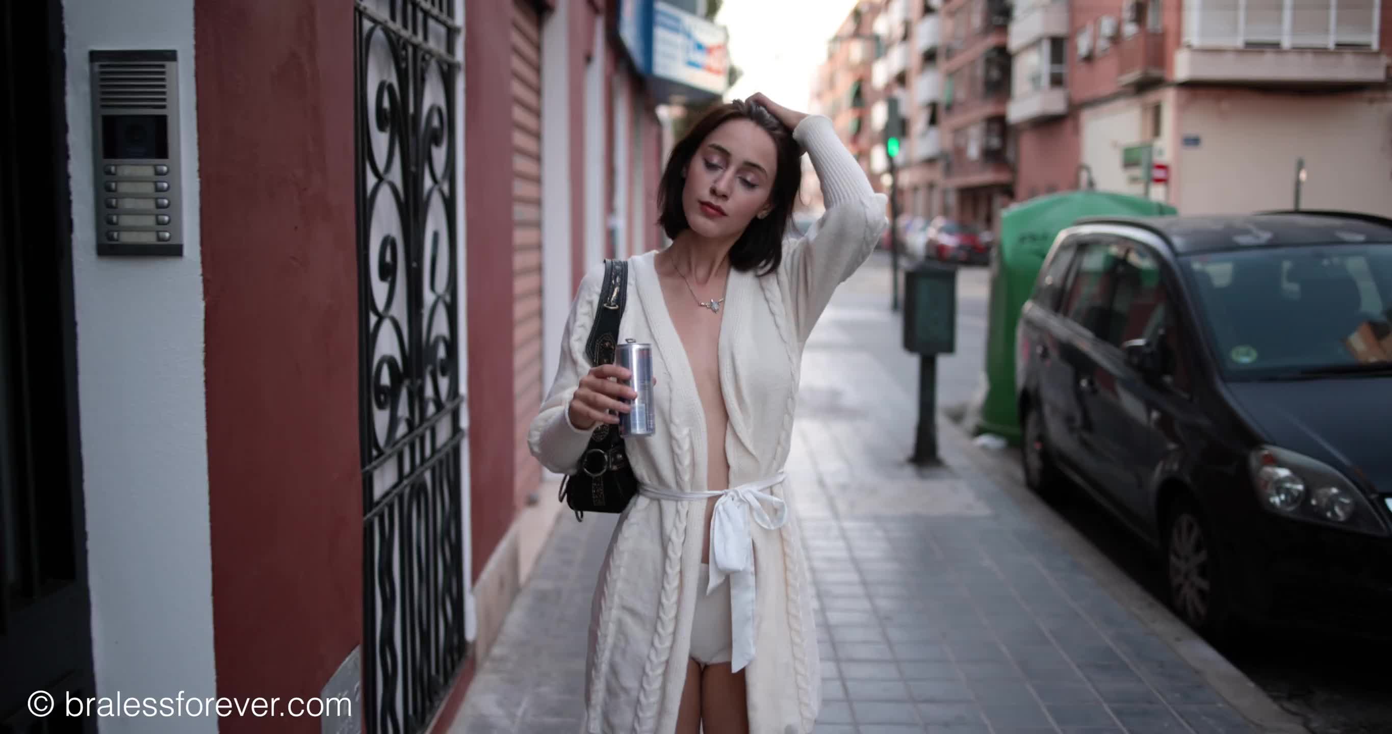 Video 874142 from Bitchinbubba / bralessforever