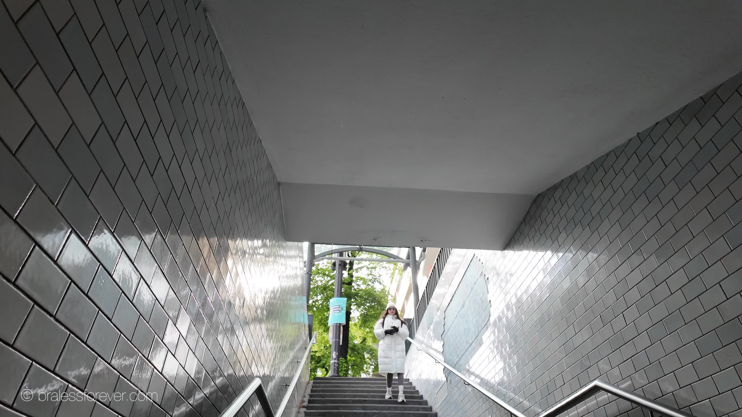 Video 874137 from Bitchinbubba / bralessforever