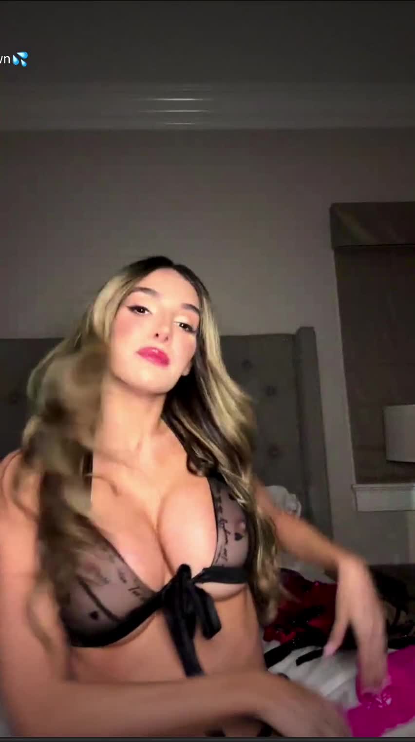 Video 876481 from Lyna Perez