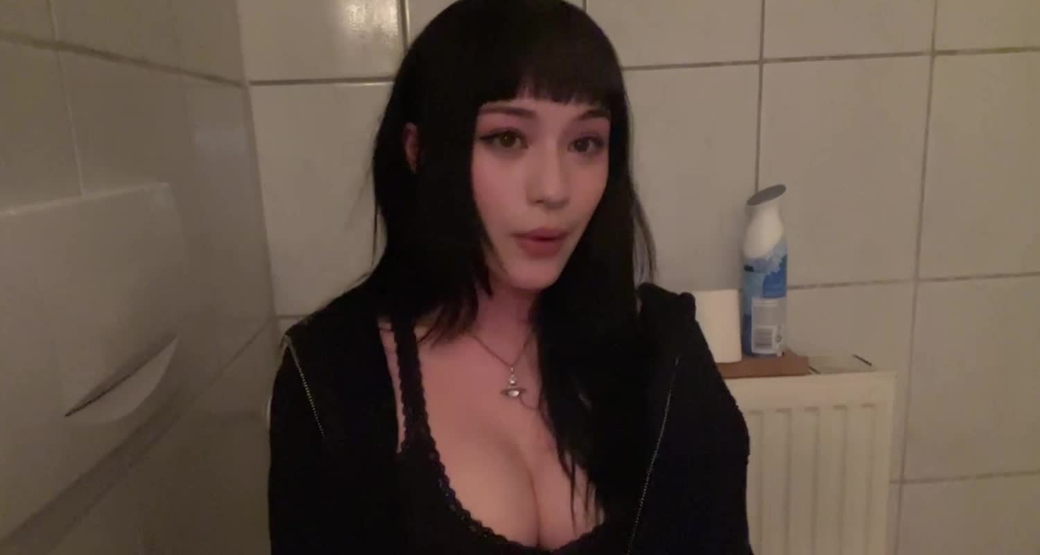 Video 876630 from JadeyAnh | vylerria