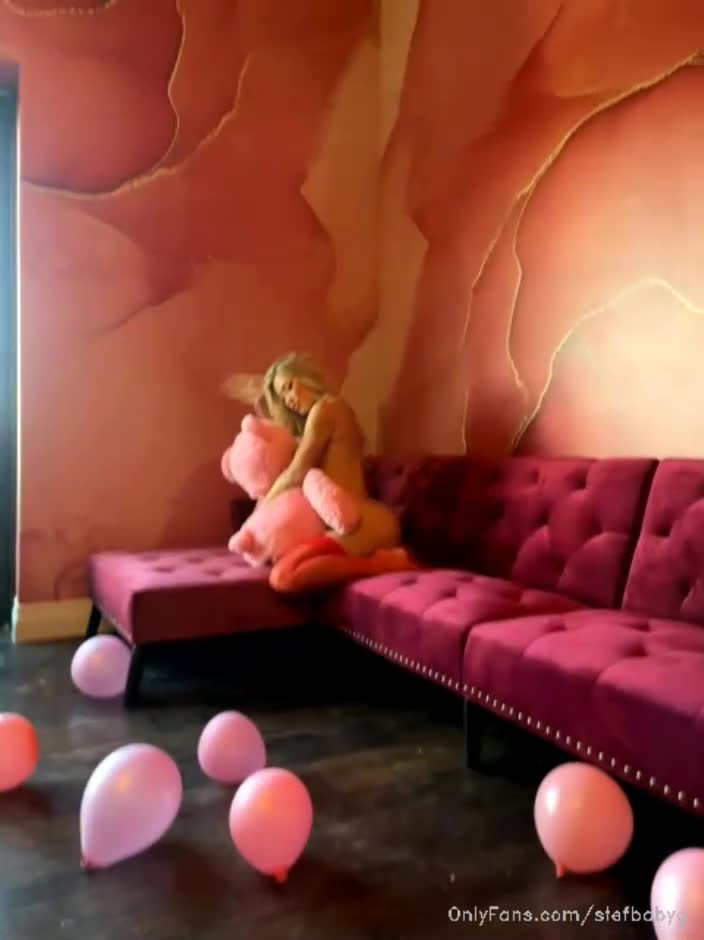 Video 876647 from Stefanie Knight / Gurzanski / stefbabyg