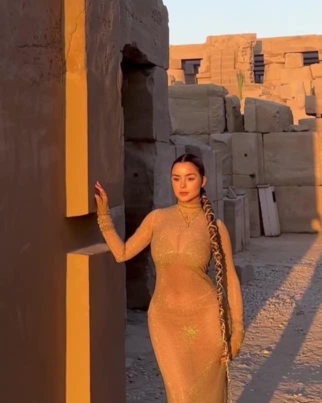 Video 876775 from Demi Rose Mawby
