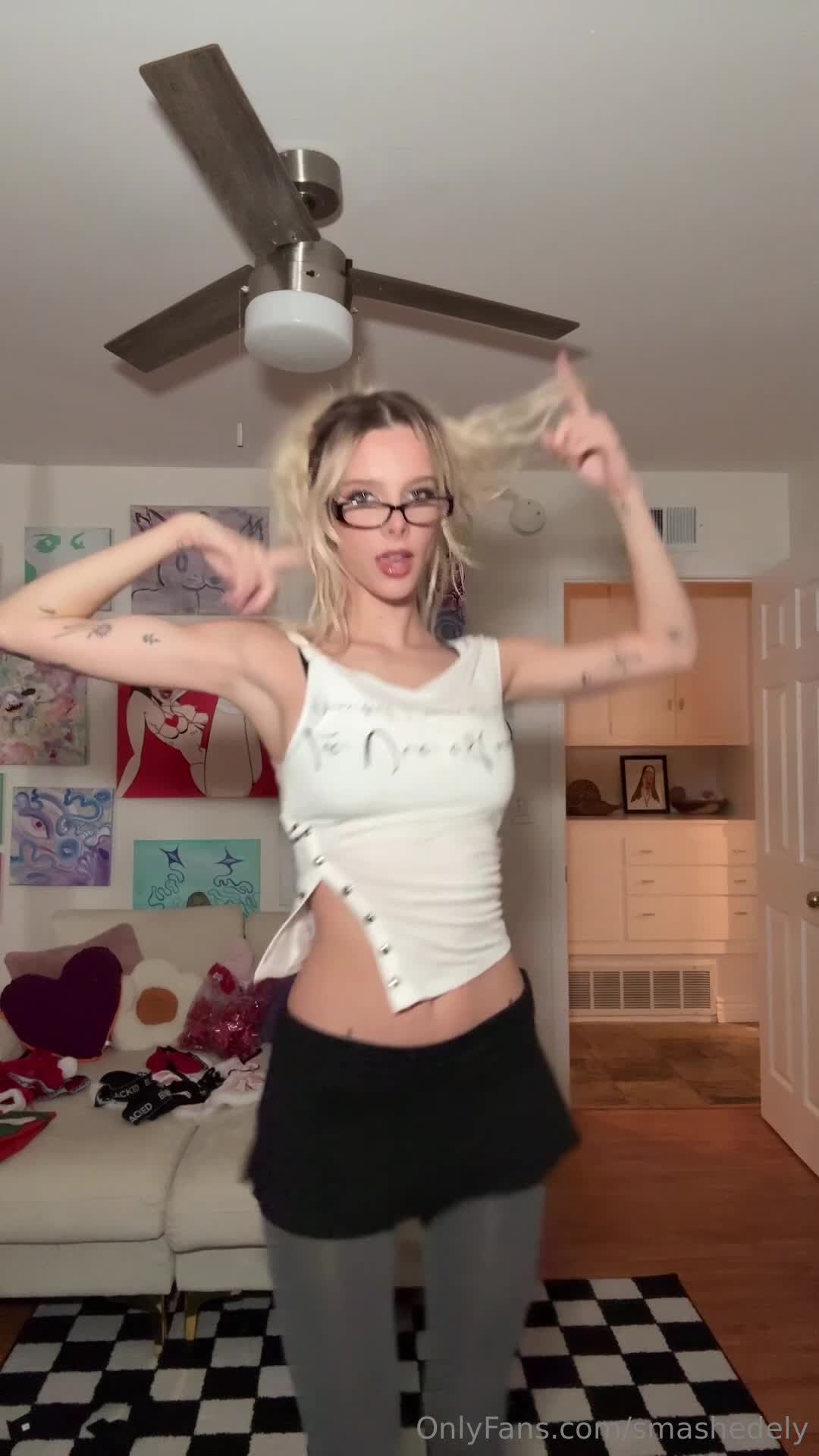 Video 876957 from Smashedely - Ashley Matheson