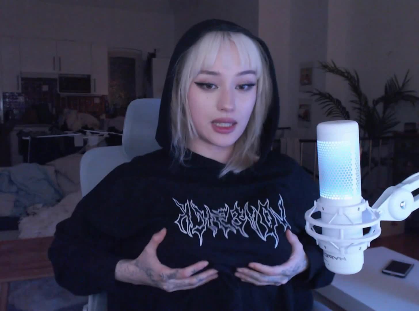 Video 877083 from JadeyAnh | vylerria