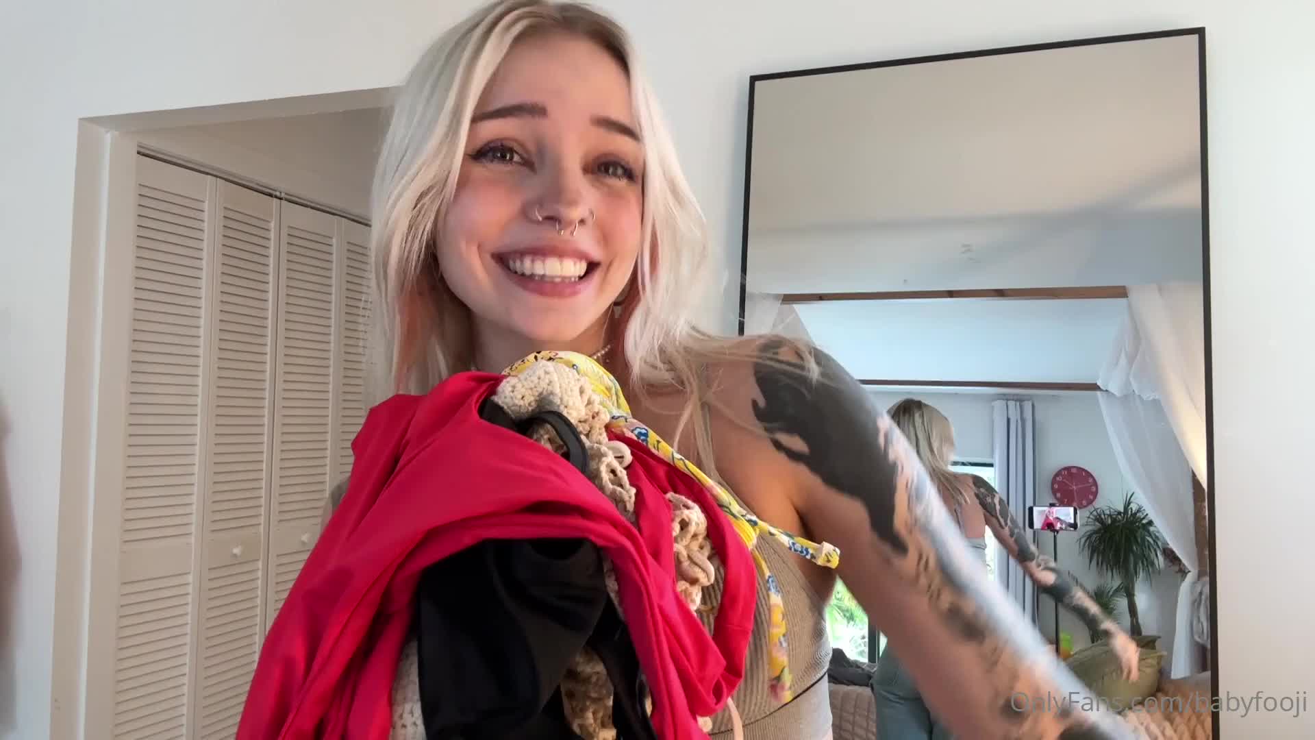Video 877102 from babyfooji / peachtot