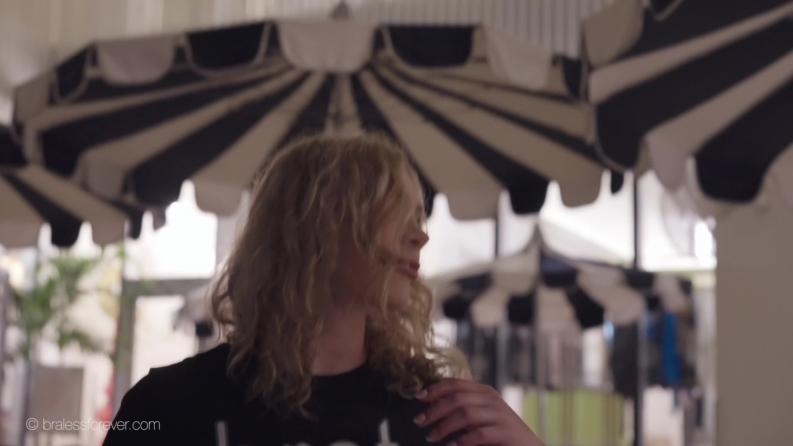 Video 877557 from Bitchinbubba / bralessforever