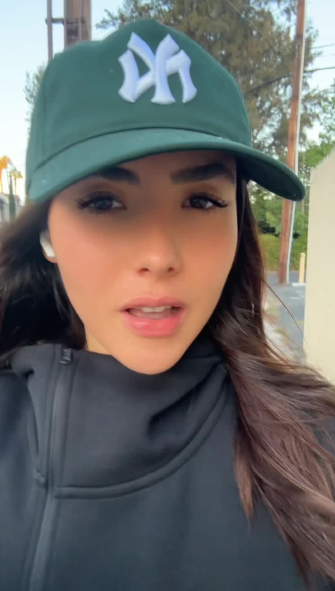 Video 878348 from Andrea Botez (leaks = ban)
