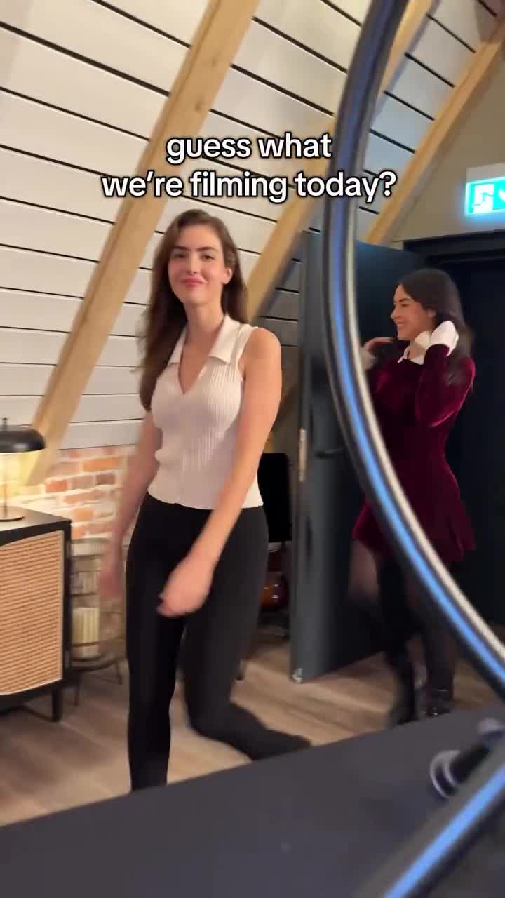Video 879155 from Andrea Botez (leaks = ban)