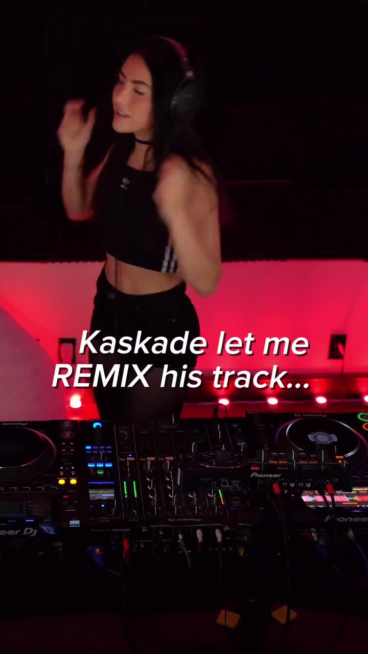 Video 879157 from Andrea Botez (leaks = ban)