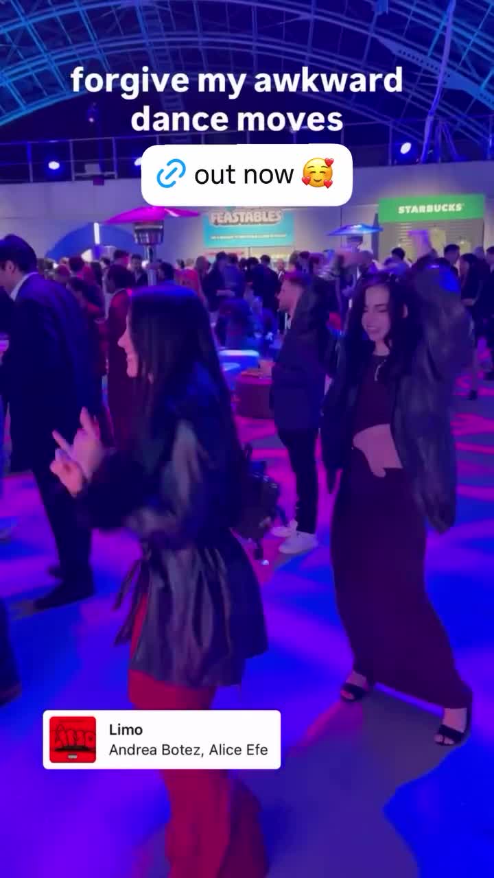 Video 879323 from Andrea Botez (leaks = ban)