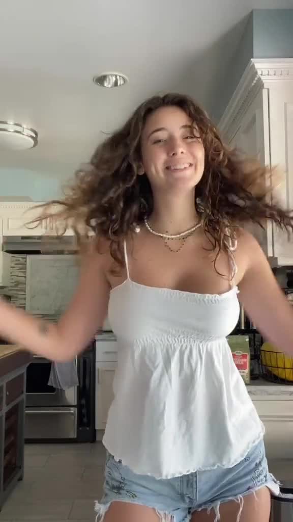 Video 879497 from Hotblockchain / Emily Cocea / cryptobaddie1